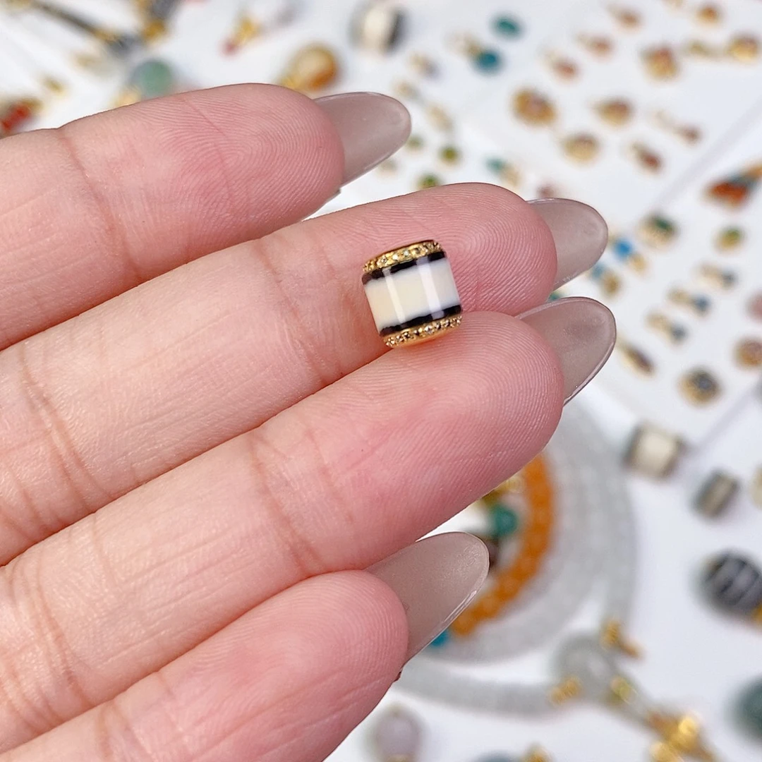 18K金镶嵌颈饰玛瑙/玉髓6.8x7.6