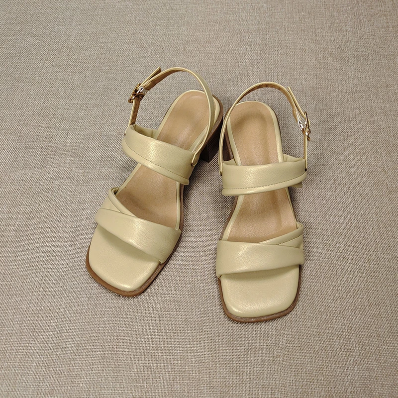 法式新款方头露趾凉鞋女2025夏季复古通勤百搭一字带扣软底高跟鞋