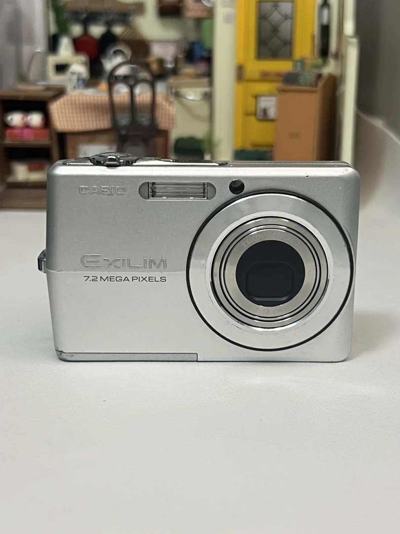 95新 Casio/卡西欧 z700,720万像素，3倍光学变焦