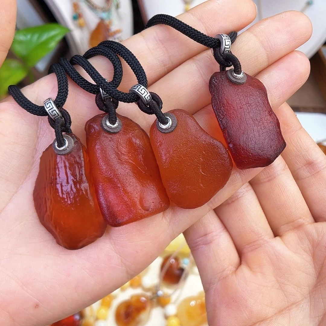 未镶嵌琥珀珠宝奇石多样性发一条