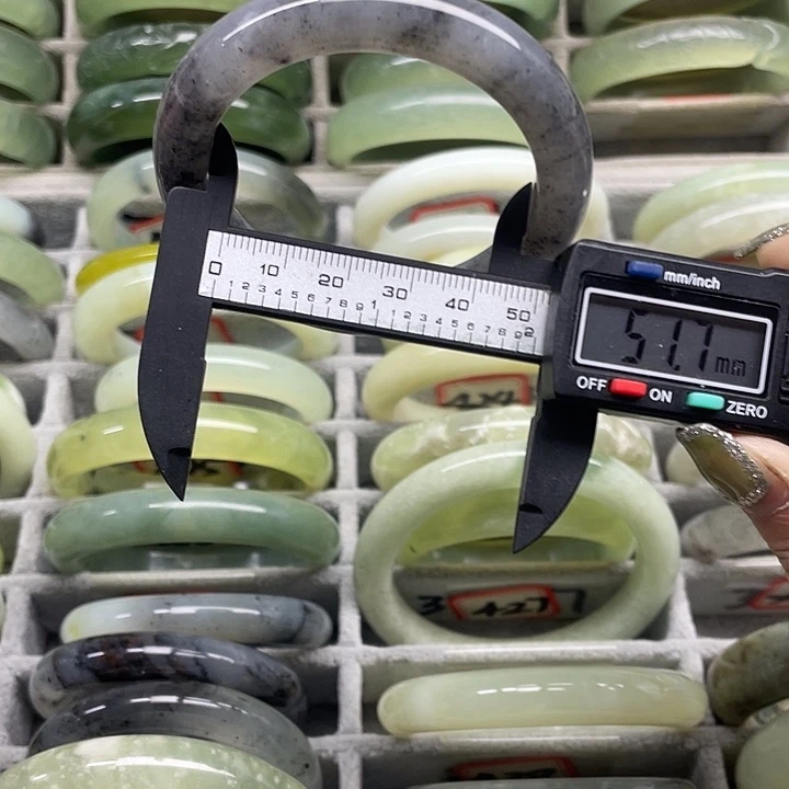 蛇纹石玉未镶嵌手镯437