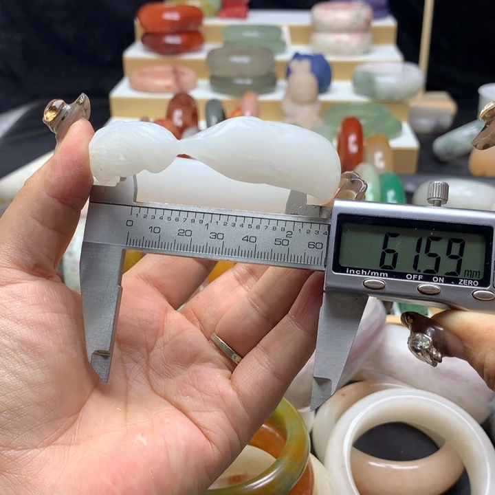 未镶嵌手镯石英质玉