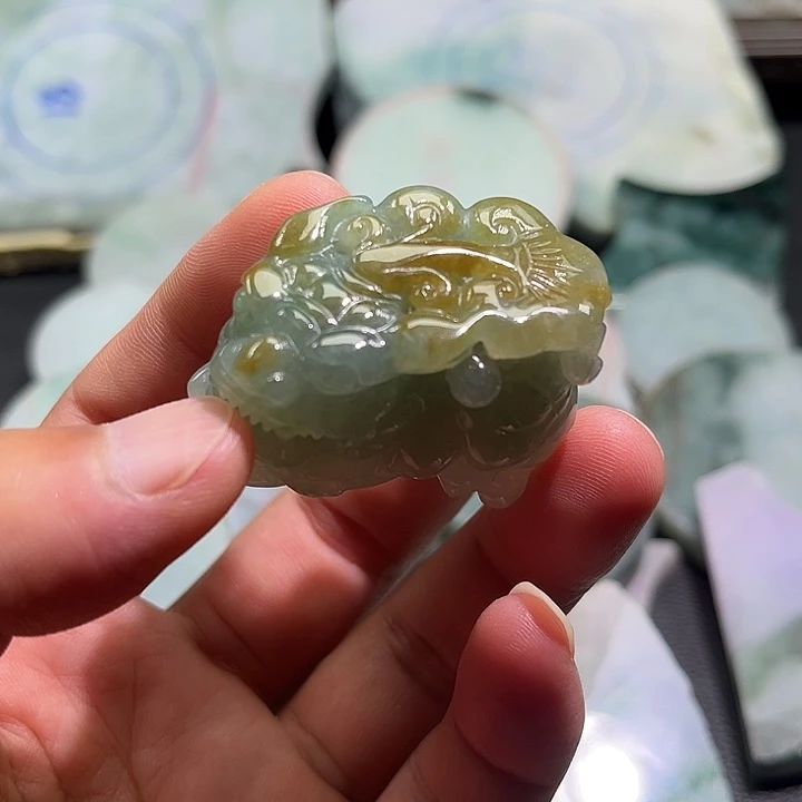 颈饰未镶嵌翡翠貔貅