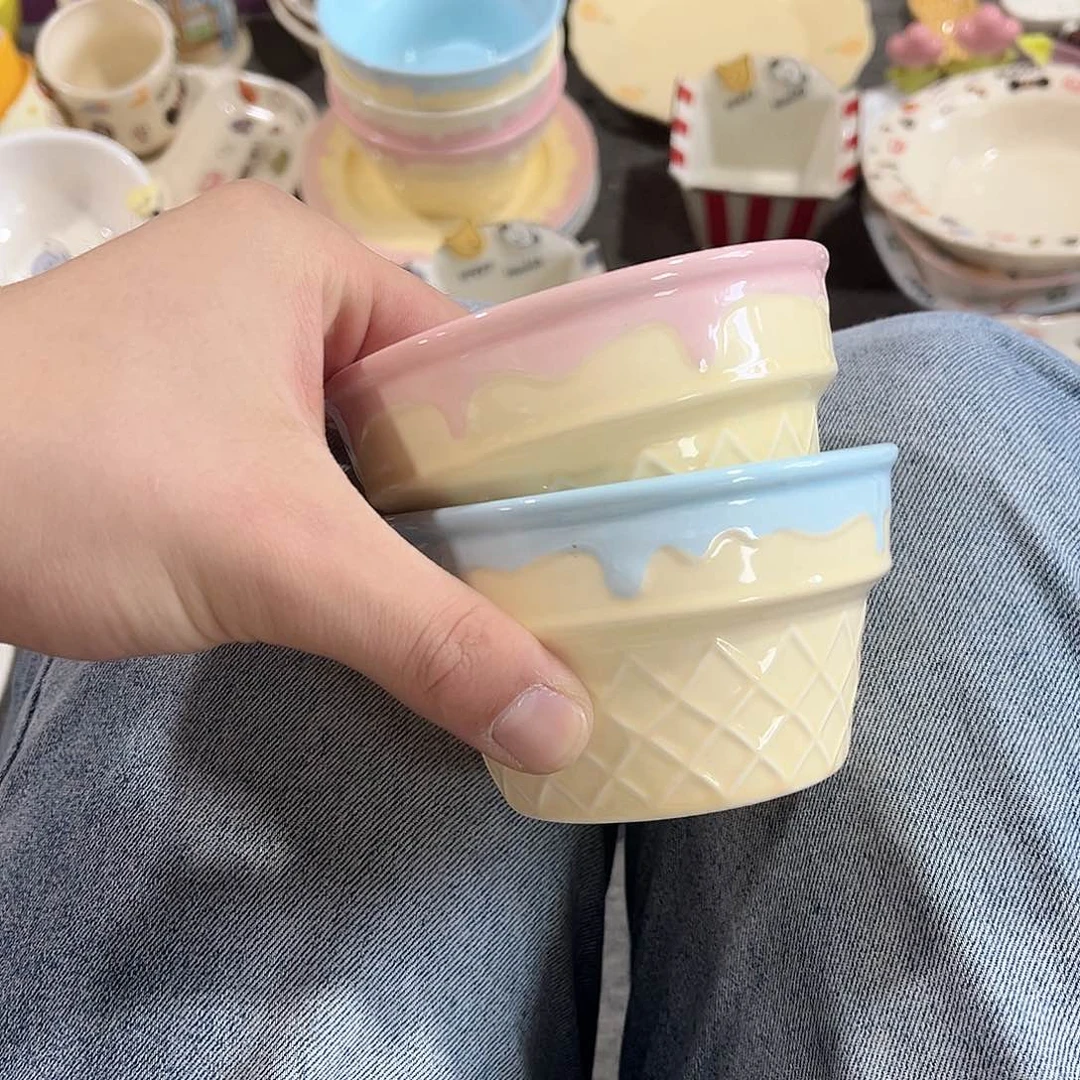 陶瓷蓝色加粉色米饭碗冰激凌正品