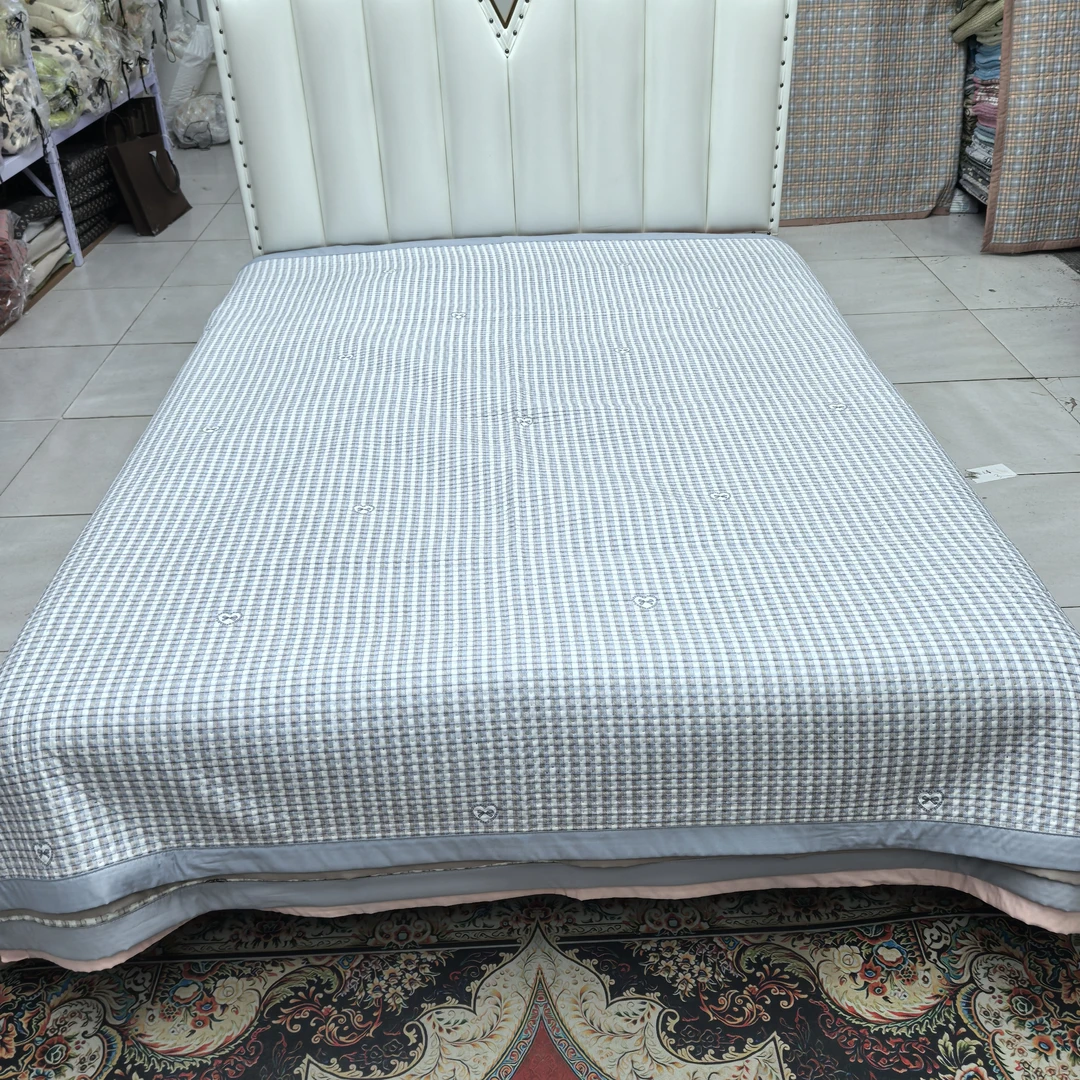 莫小柔宽边床盖《蓝格爱心》2米✕2.3米