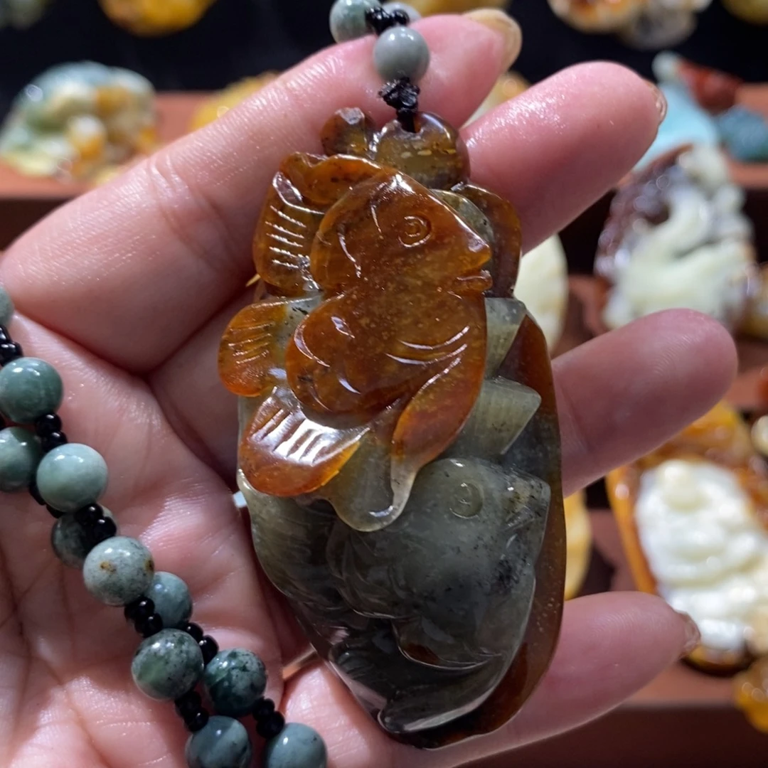 蛇纹石玉未镶嵌颈饰