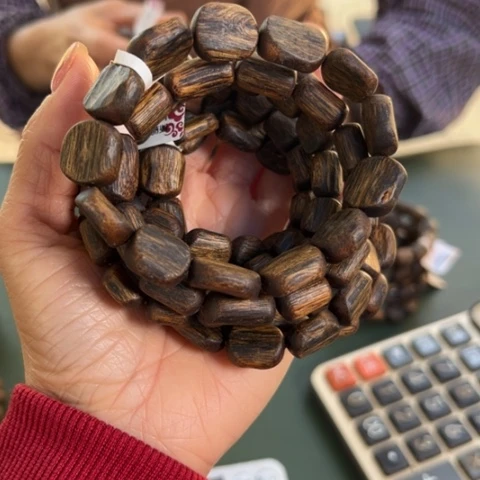 沉香手串乌身8克卡1.2多样性发1条