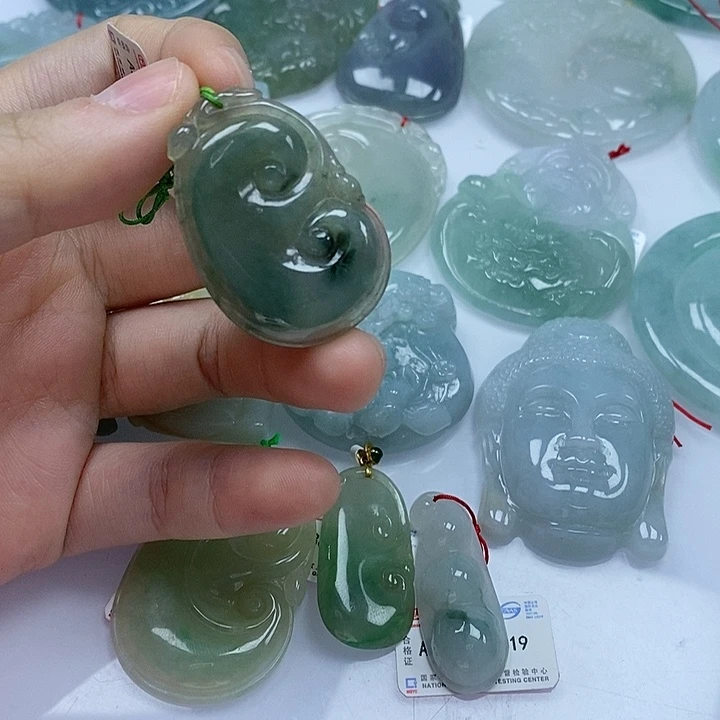 翡翠未镶嵌颈饰吊坠