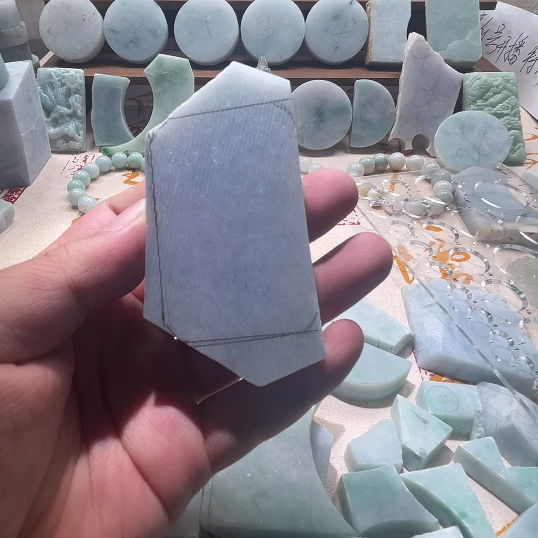 翡翠未镶嵌颈饰缅甸翡翠A货毛料