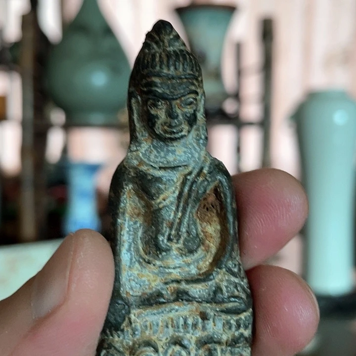 两百年老佛像一枚