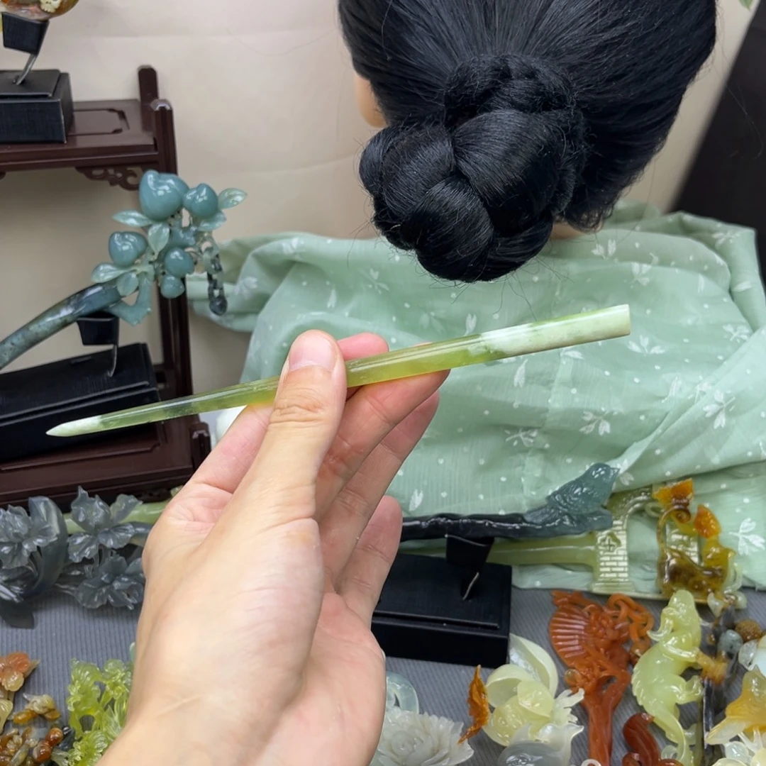 不***点蛇纹石玉合金发饰