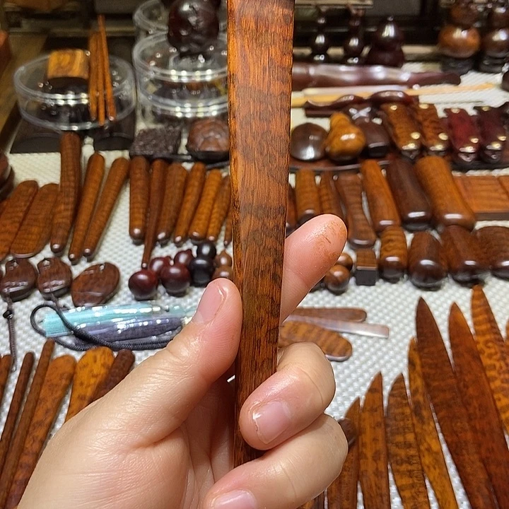 南美蛇纹木小痒痒挠一根