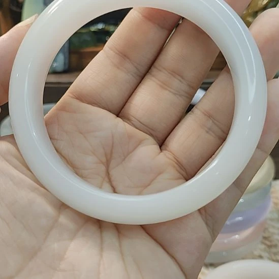 石英质玉未镶嵌手镯