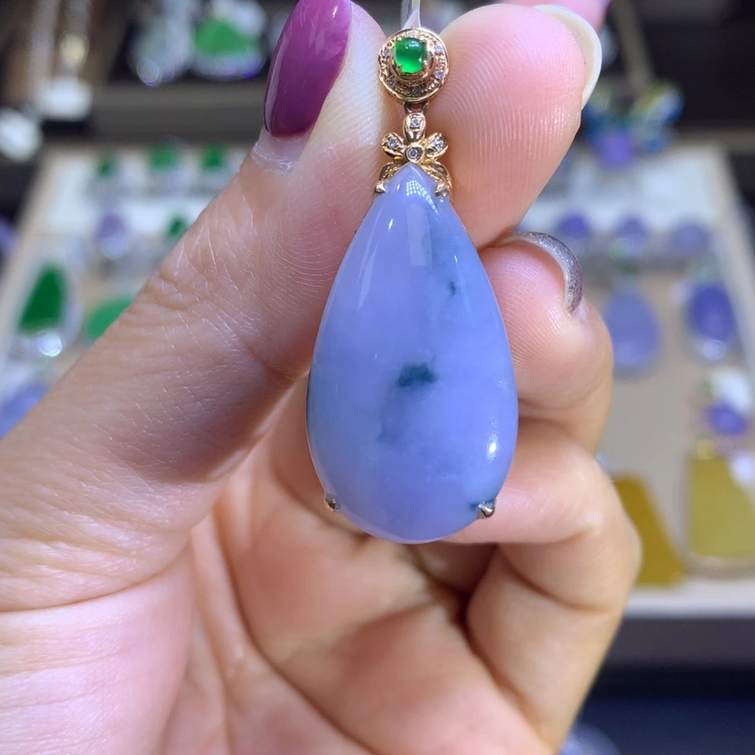 翡翠颈饰18K金镶嵌翡翠