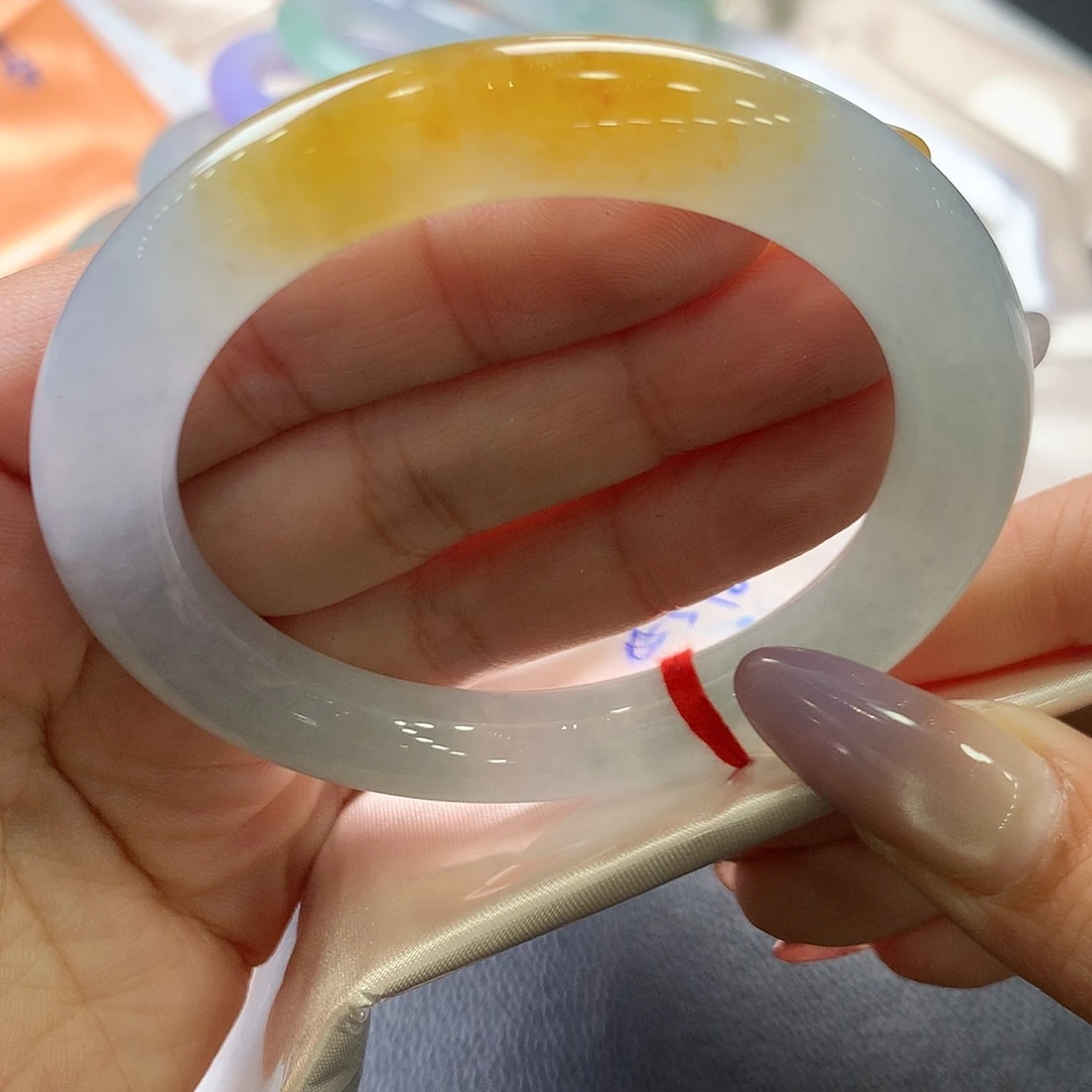 翡翠未镶嵌手镯55.6圆强推冰黄