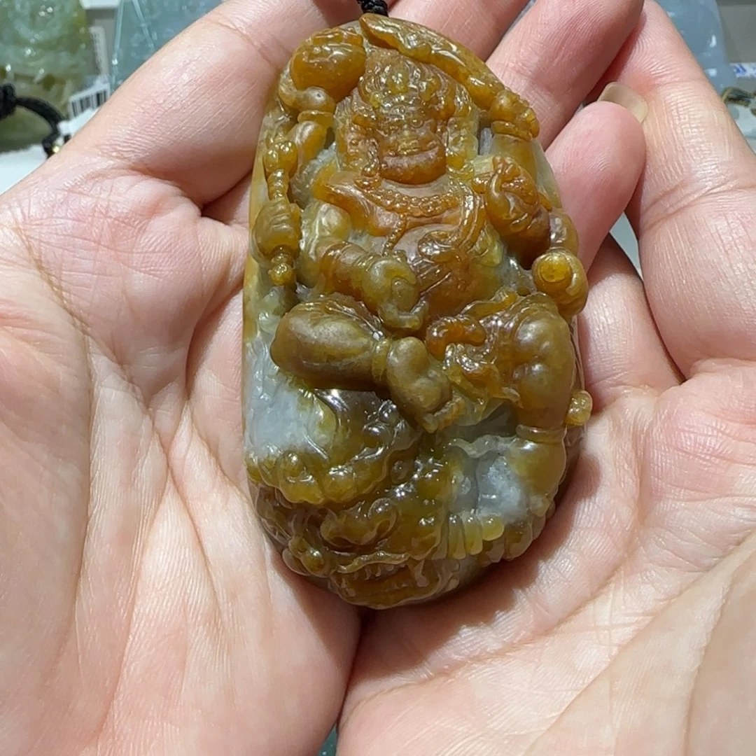 扣***哥翡翠未镶嵌颈饰。。。。。。。。