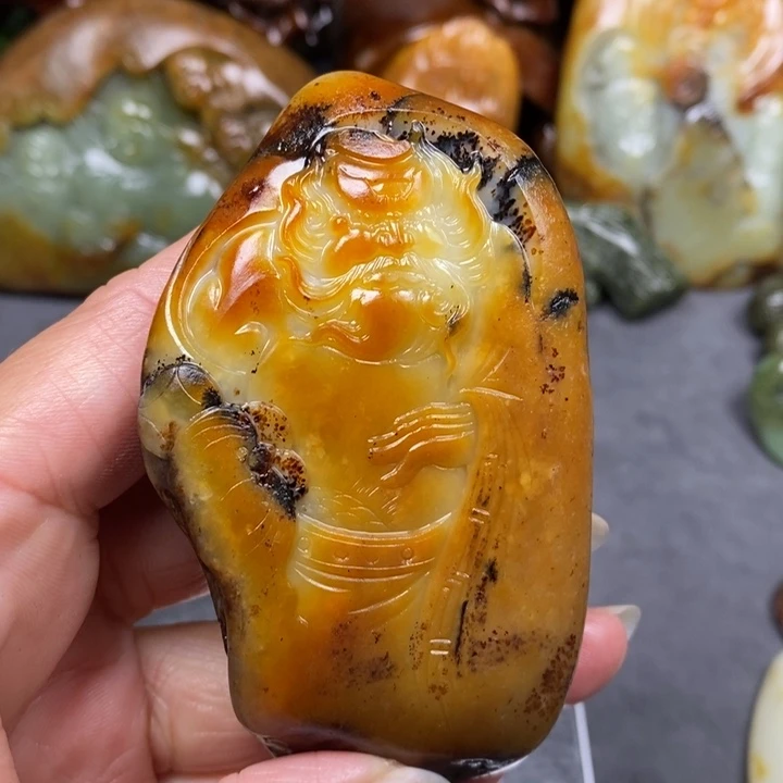 和田玉未镶嵌把件