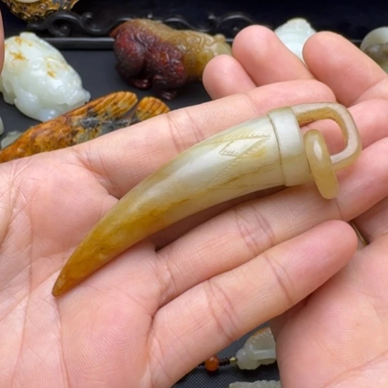 和田玉未镶嵌挂件稚**虑