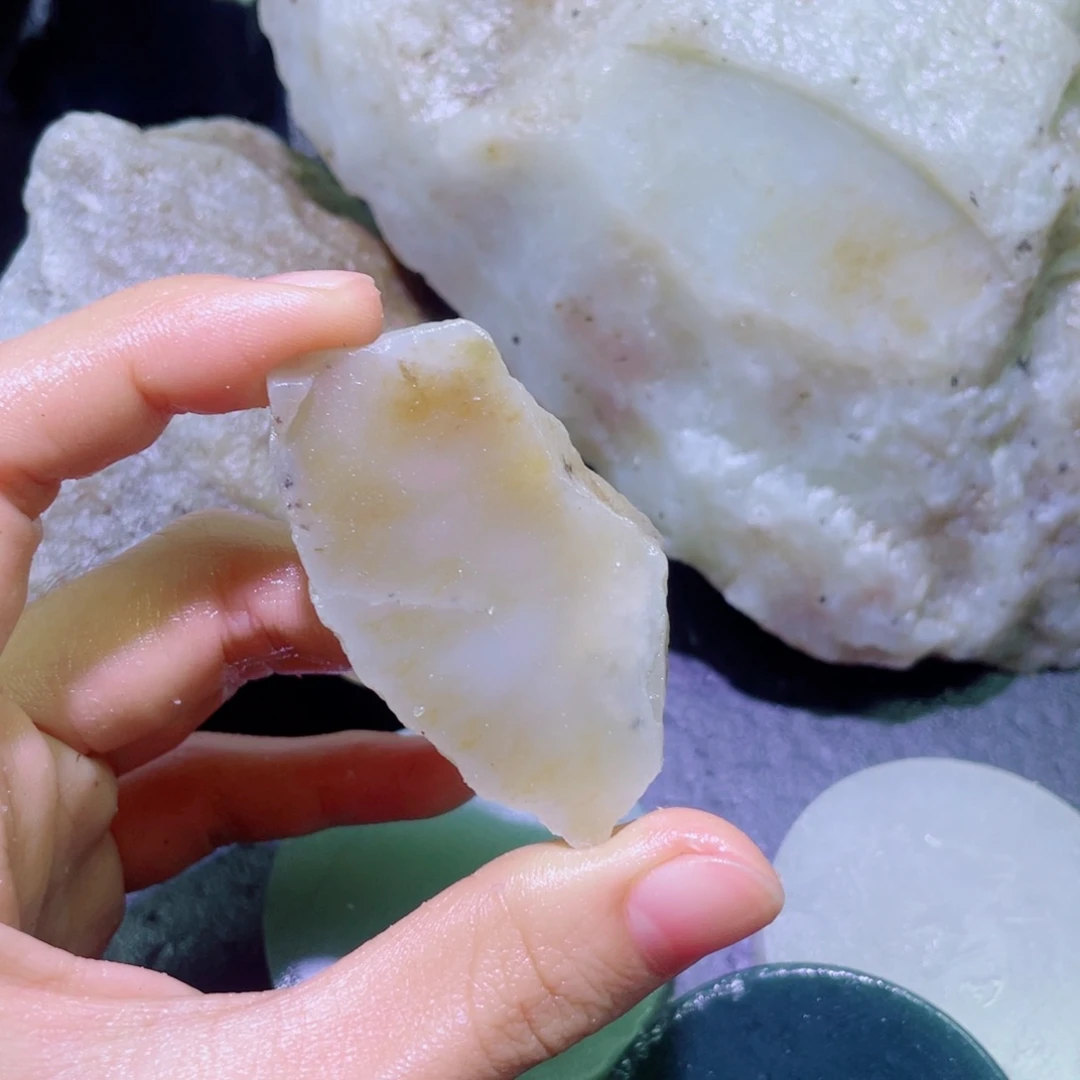 和田玉未镶嵌珠宝半成品