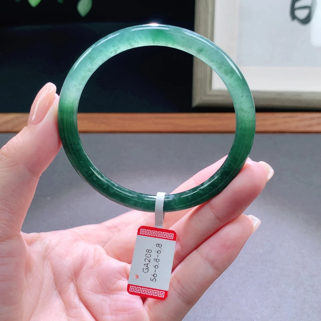 翡翠手镯未镶嵌天然翡翠