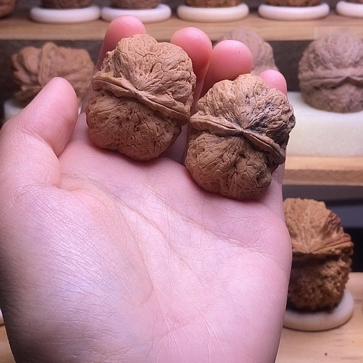 吊坠桃核金马蹄