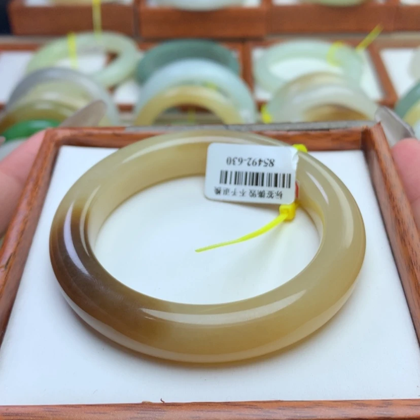 【闪购商品】和田玉手镯未镶嵌54