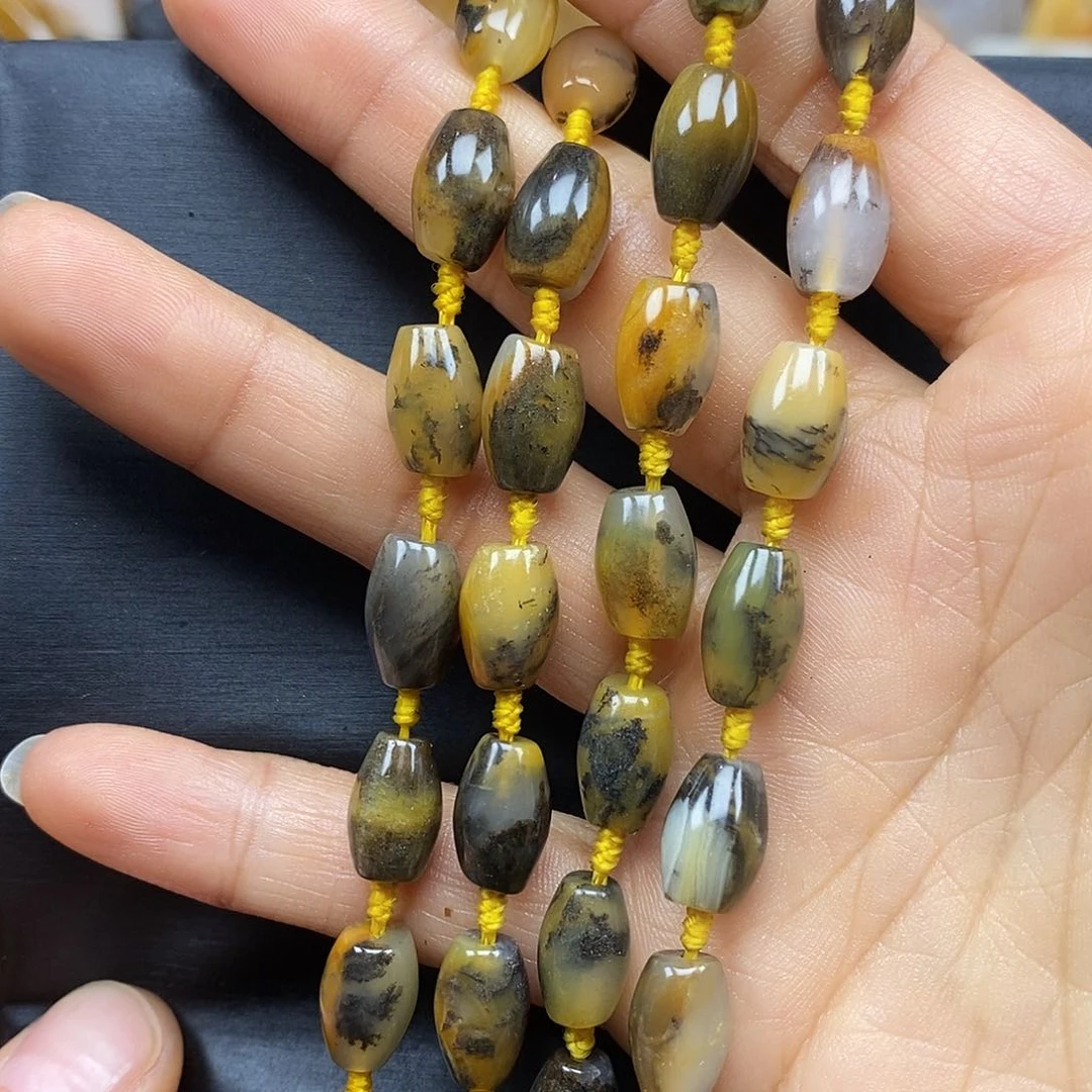 石英质玉（黄龙玉）颈饰未镶嵌