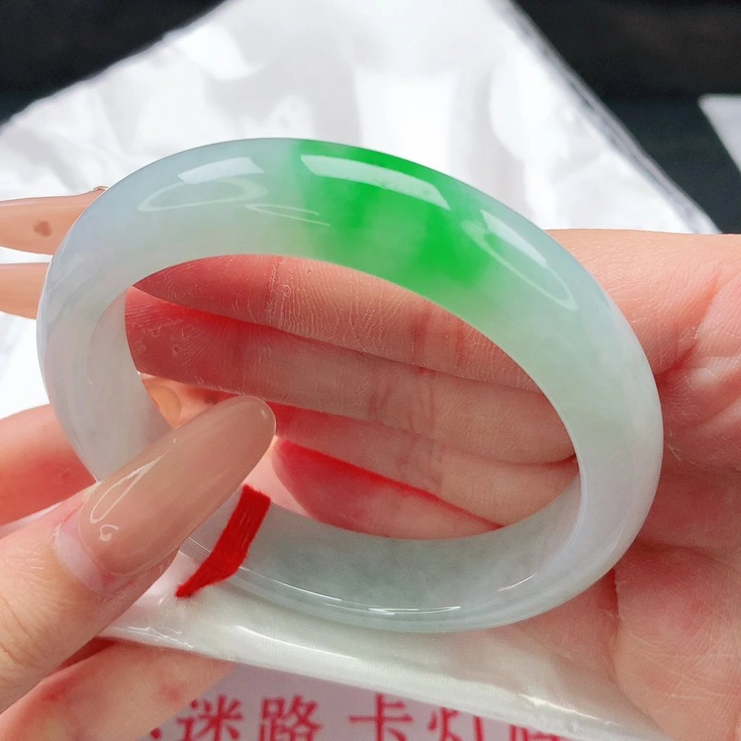 翡翠手镯未镶嵌57圈