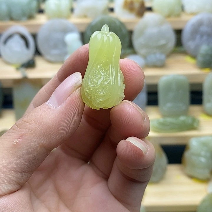 未镶嵌和田玉挂件