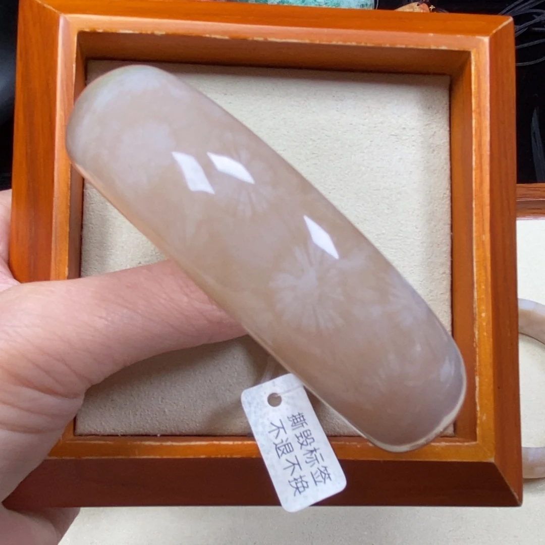 A***弟未镶嵌手镯硅化珊瑚（珊瑚玉）57.7