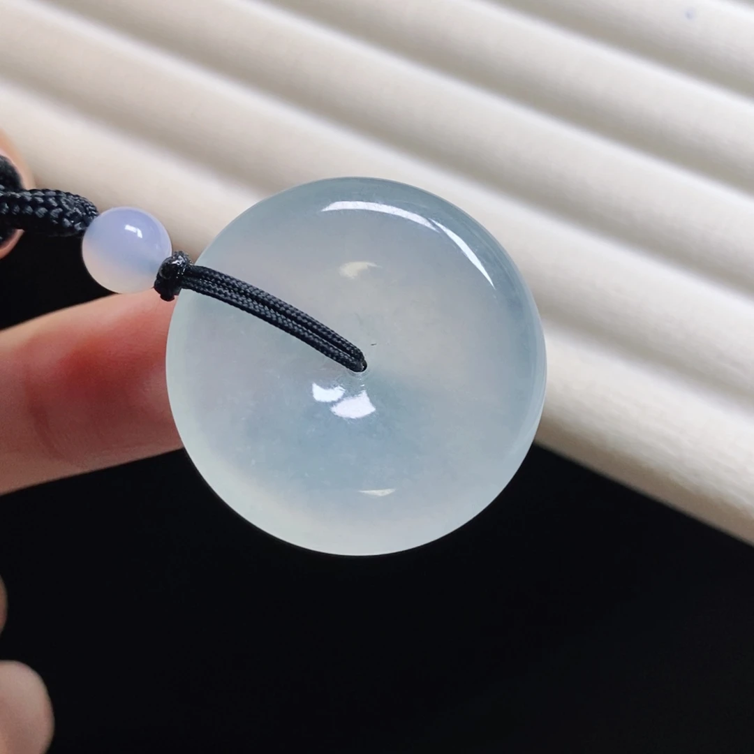 翡翠颈饰未镶嵌扣子