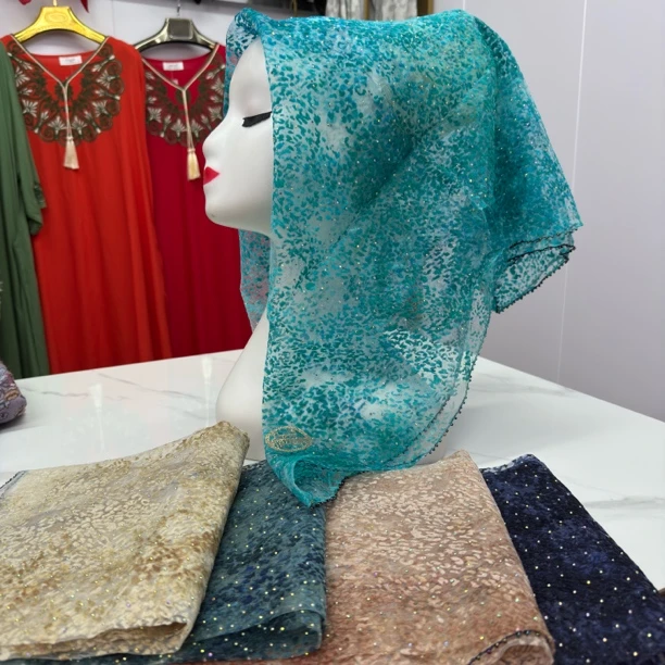 01ئۇششاق گۈللۈك مەخمەل ھىلىلە  ياغلىق  碎花头巾方巾百搭夏季