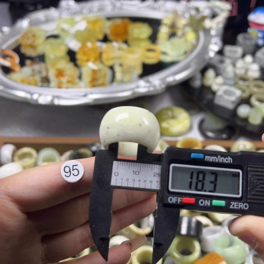 蛇纹石玉未镶嵌戒指