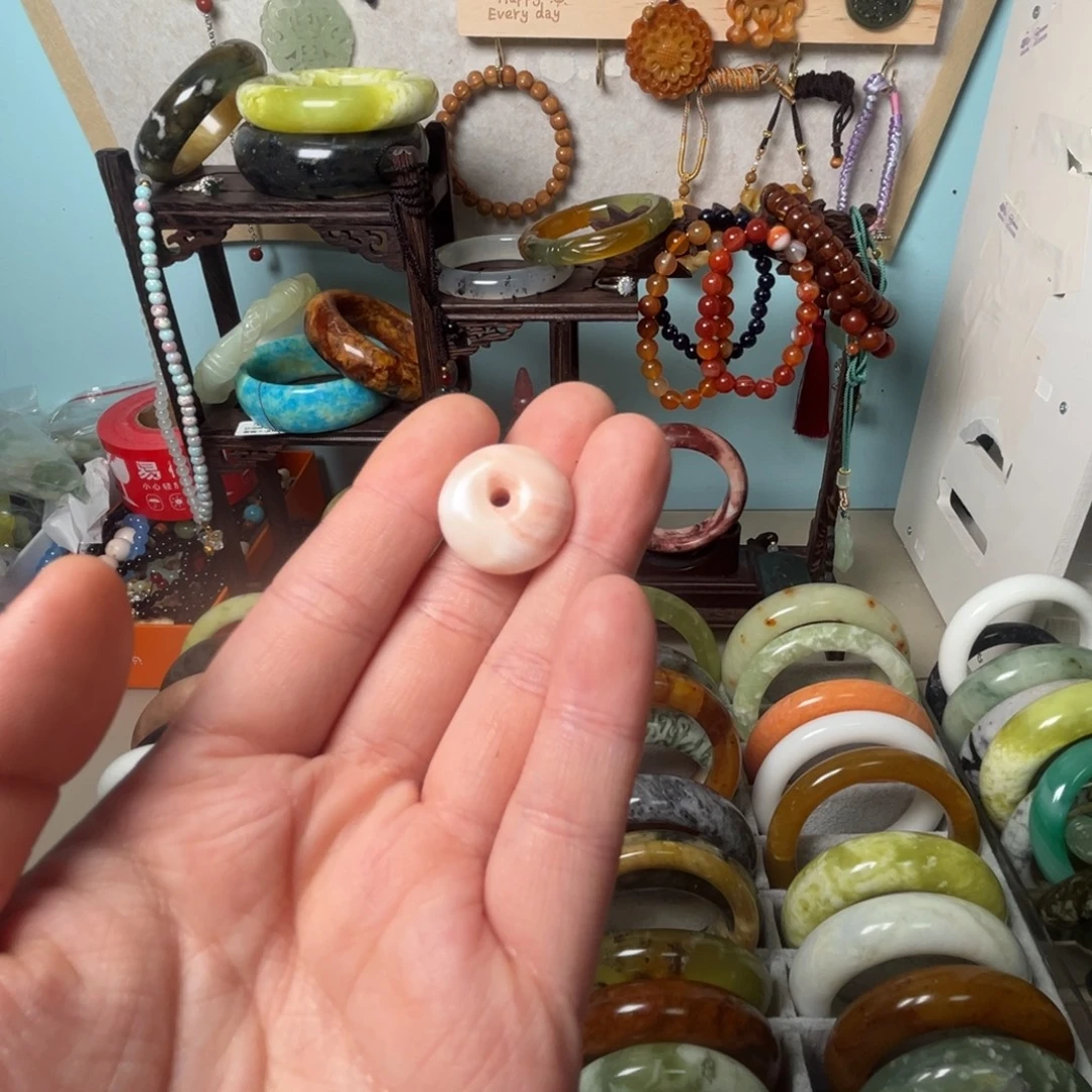 辞***.蛇纹石玉未镶嵌手镯