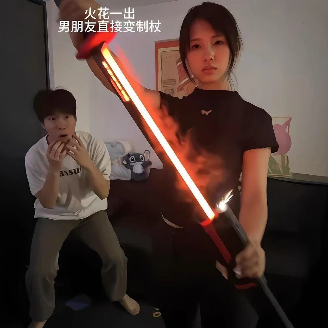 2025网红爆款星际战刃拔刀发光宝剑火花刀激光剑玩具儿童男孩光刀