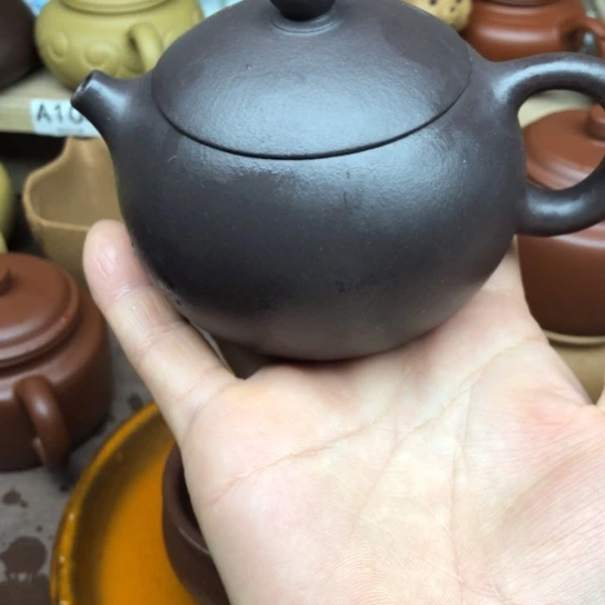 茶壶紫砂天青泥西施200豪升左右有