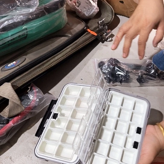 灰大号配件盒微瑕的