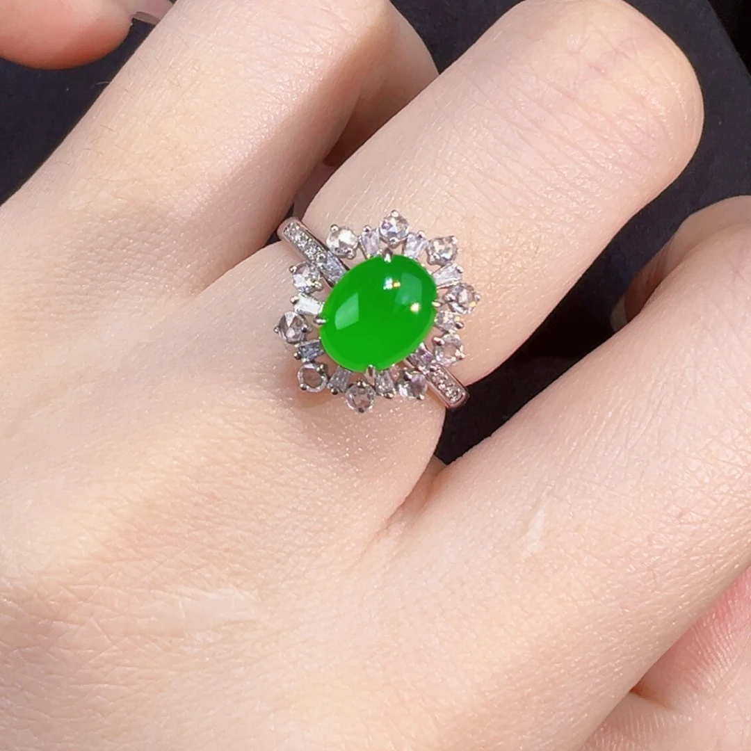 翡翠戒指18K金镶嵌蛋面