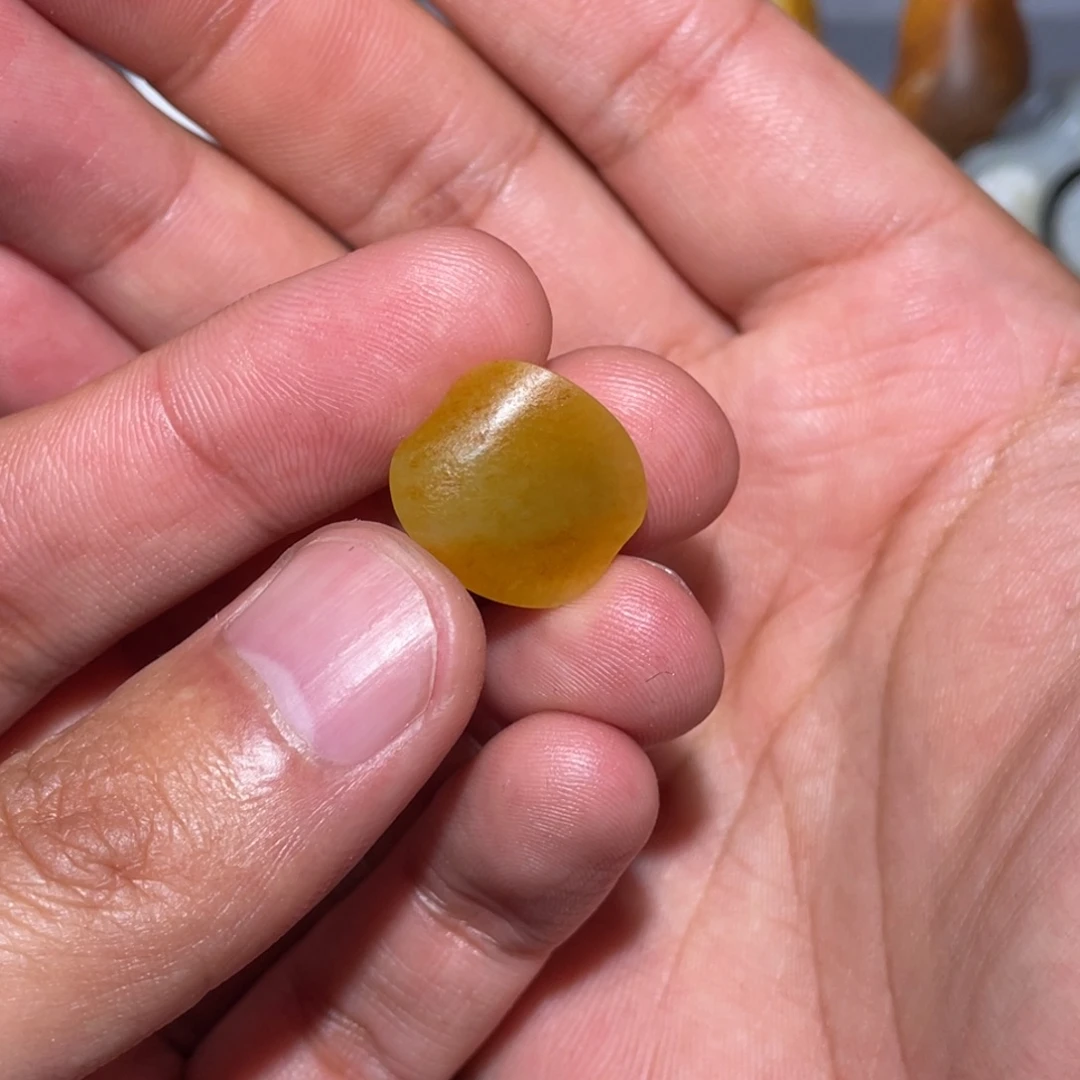 和田玉未镶嵌车挂