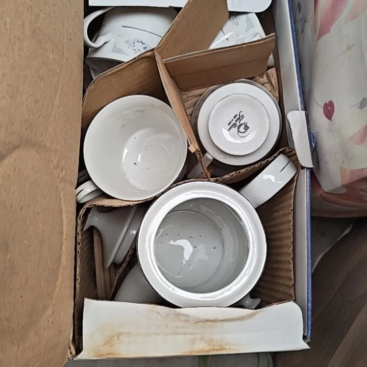 陶瓷盘子碗啥都有