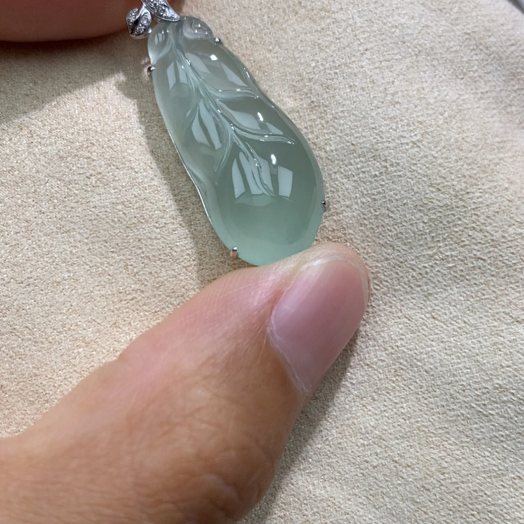 翡翠18K金镶嵌吊坠(不含链)叶子
