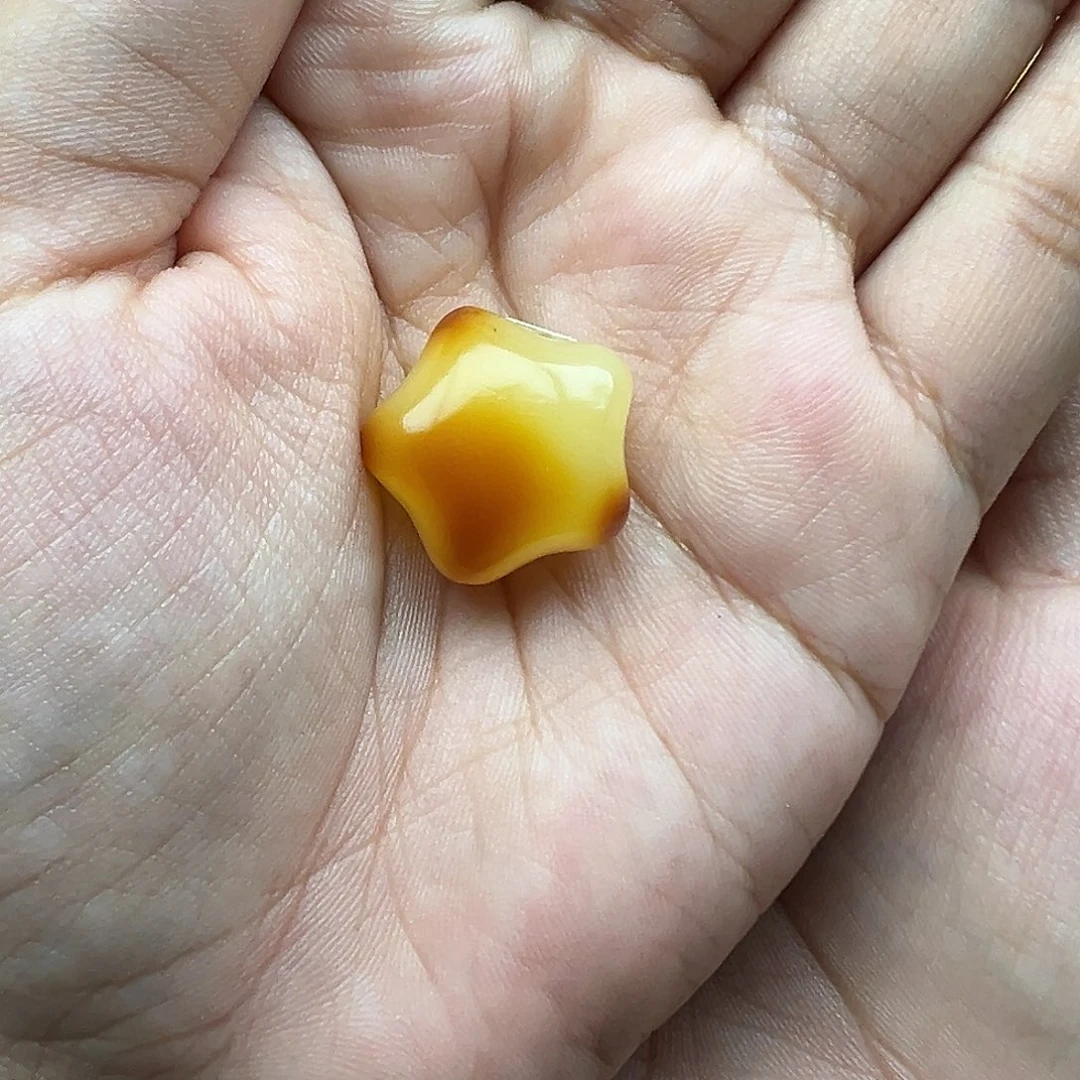 琥珀未镶嵌珠宝奇石打孔不退换