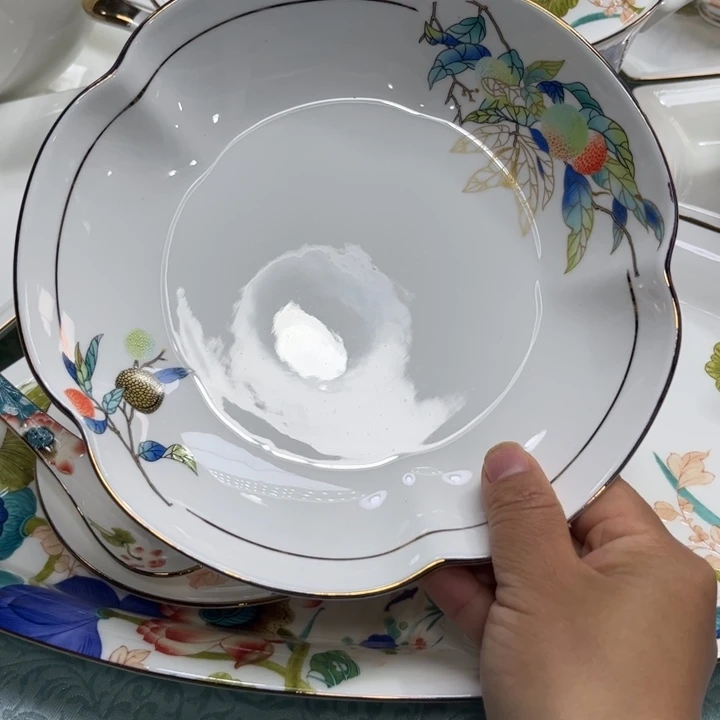 瓷片荔枝梅花深盘四个