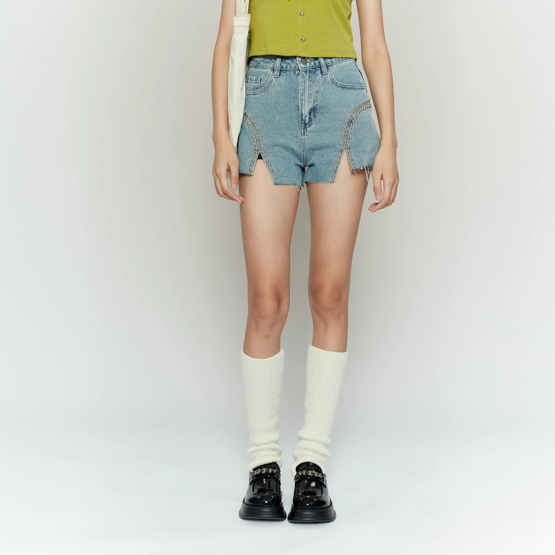 裤子女夏季都市休闲直筒裤两侧开衩铆钉装饰宽松毛边牛仔短裤