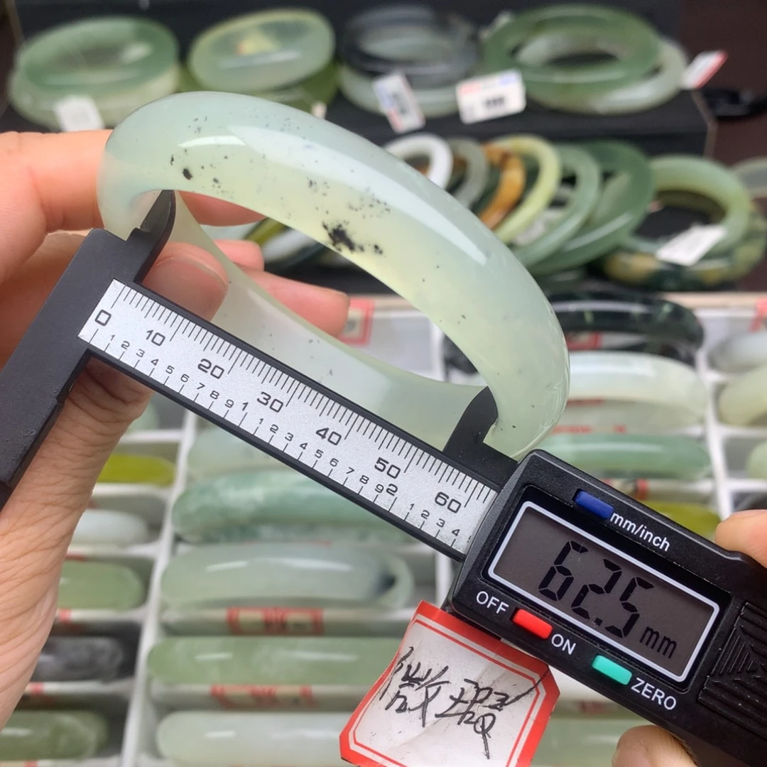 未镶嵌蛇纹石玉手镯780