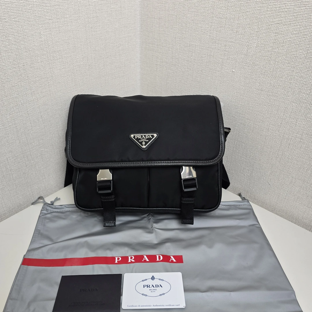 99新 Prada/普拉达 新款芯片款小号尼龙邮差包