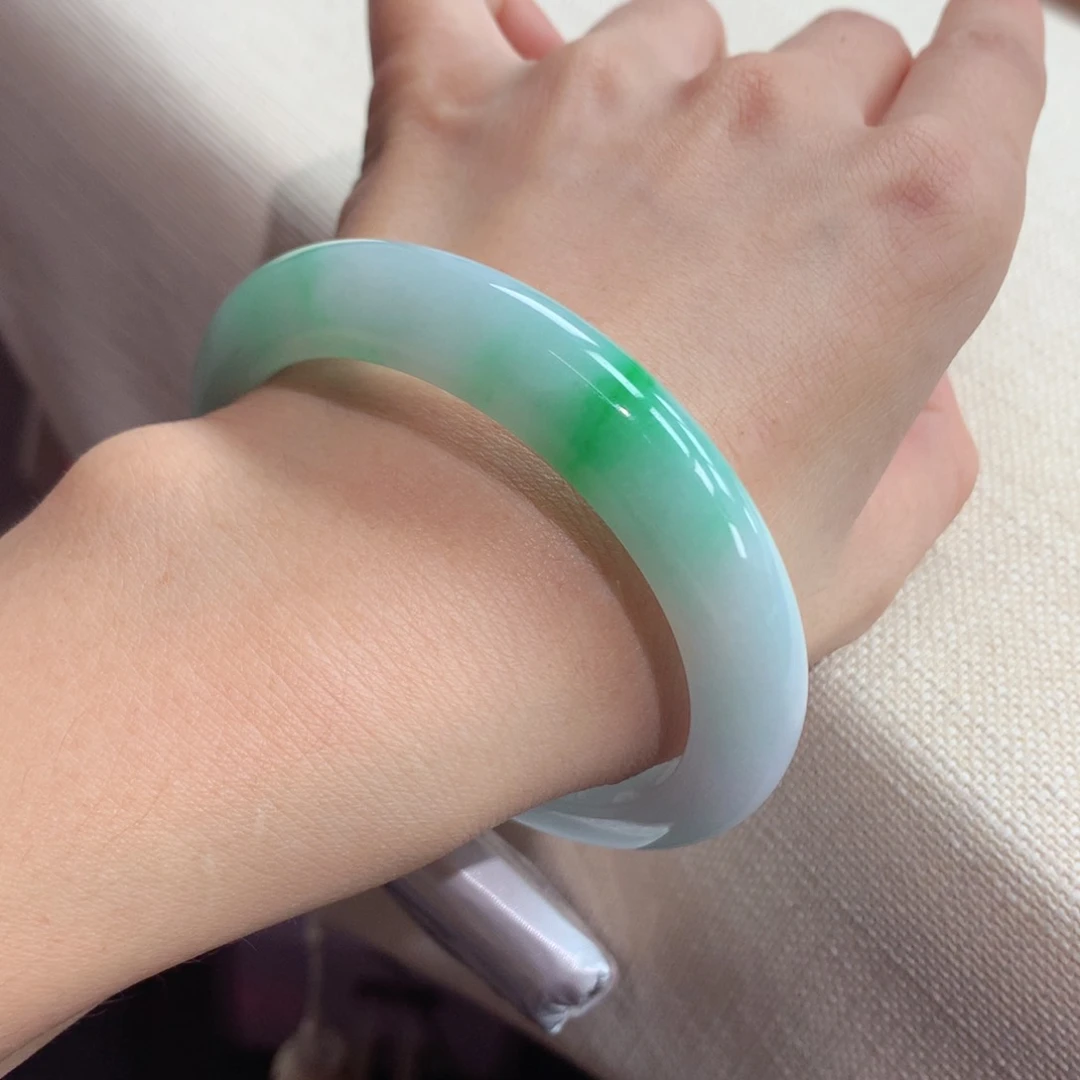 翡翠手镯未镶嵌30号超值推荐款