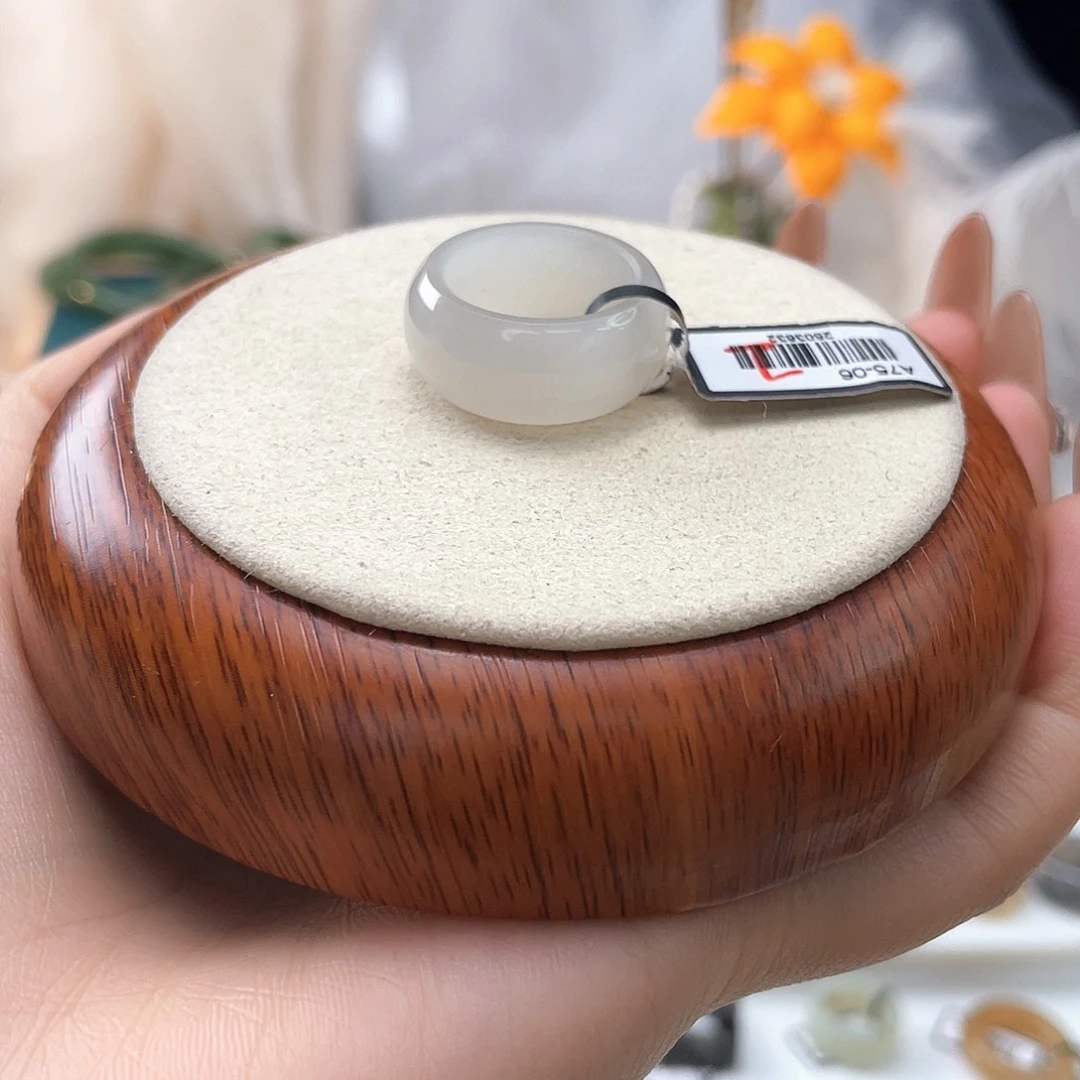 和田玉未镶嵌戒指冰白墩墩17.7v49