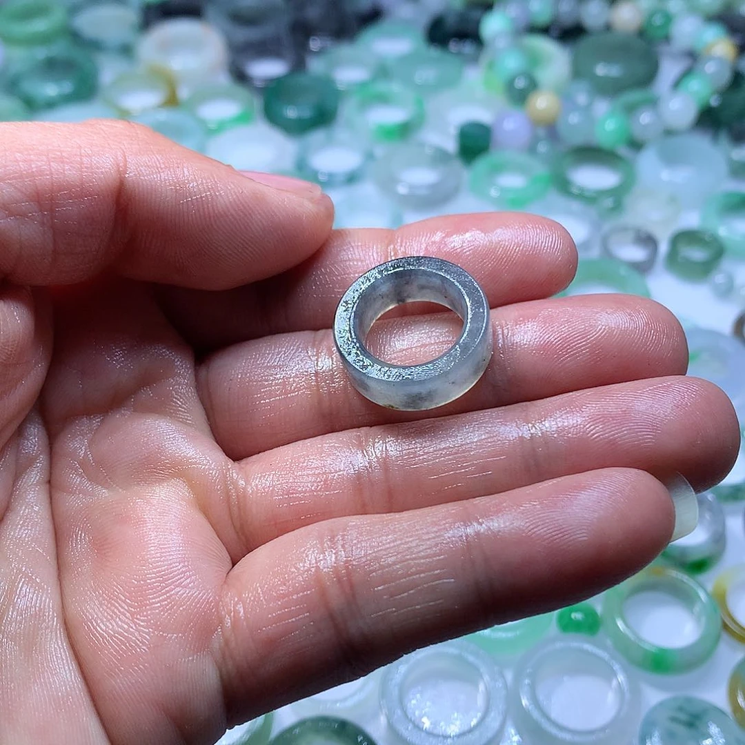 定制翡翠未镶嵌鱼*