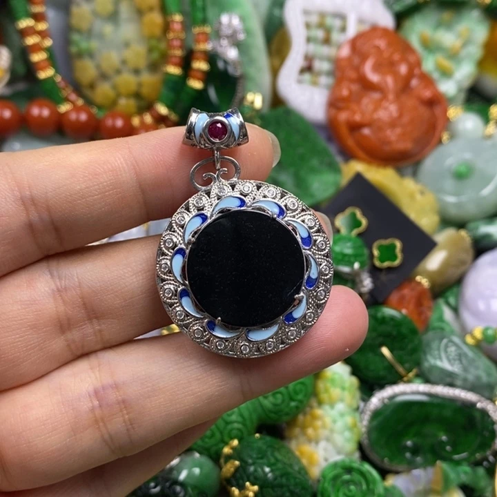 翡翠未镶嵌吊坠(赠链)